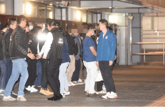 捕魚機:鄧炳強秘密離港去泰國被質疑,難道不知道什麽更重要嗎?