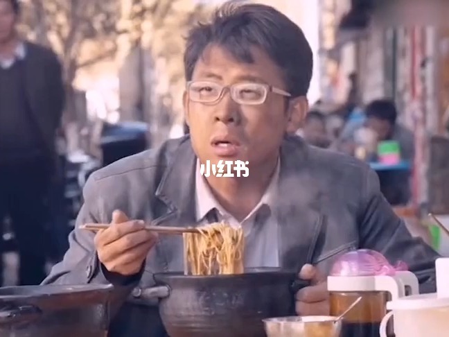 两个上面一个吃小段电影（免费两个㖭上面一个吃电影）
