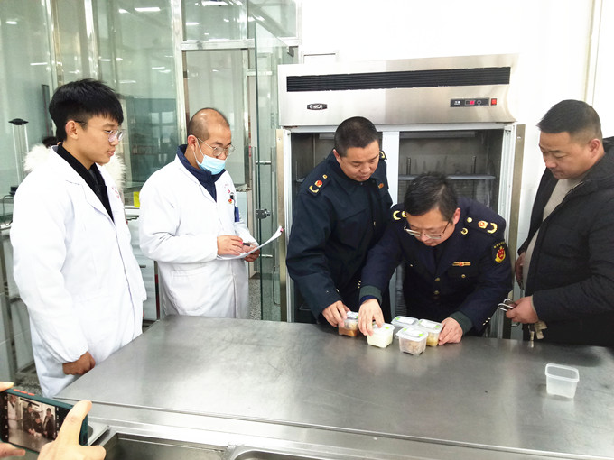 {百家樂}(学校食物中毒新闻发布会记者提问)